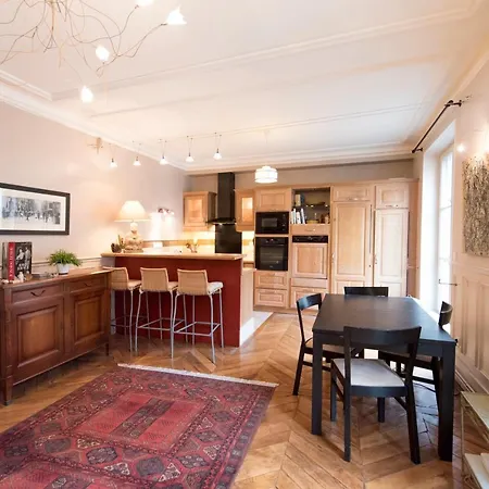 Veeve - Comfortable Near Montmartre Apartment
